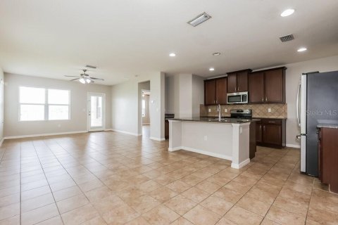 Casa en alquiler en Ruskin, Florida, 4 dormitorios, 230.68 m2 № 1918136 - foto 4