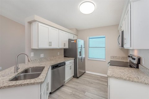 House in Port Orange, Florida 3 bedrooms, 105.63 sq.m. № 2207058 - photo 10