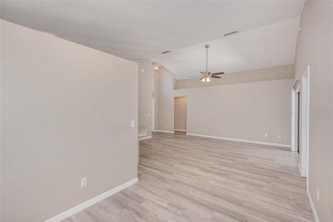 House in Port Orange, Florida 3 bedrooms, 105.63 sq.m. № 2207058 - photo 8