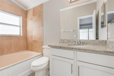 House in Port Orange, Florida 3 bedrooms, 105.63 sq.m. № 2207058 - photo 15