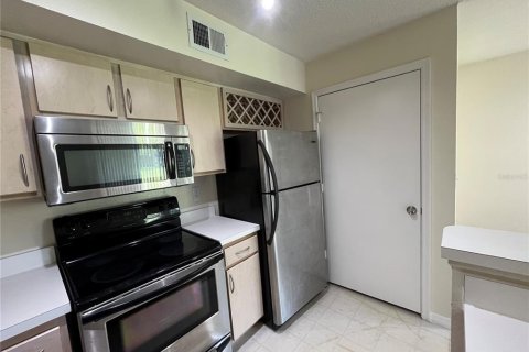 Condo in Orlando, Florida, 2 bedrooms  № 1906897 - photo 8