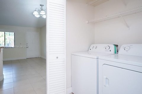 Снять в аренду кондоминиум в Бойнтон-Бич, Флорида 1 спальня, 65.4м2, № 2030758 - фото 10