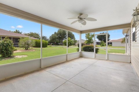 House in The Villages, Florida 2 bedrooms, 106.09 sq.m. № 2231026 - photo 23