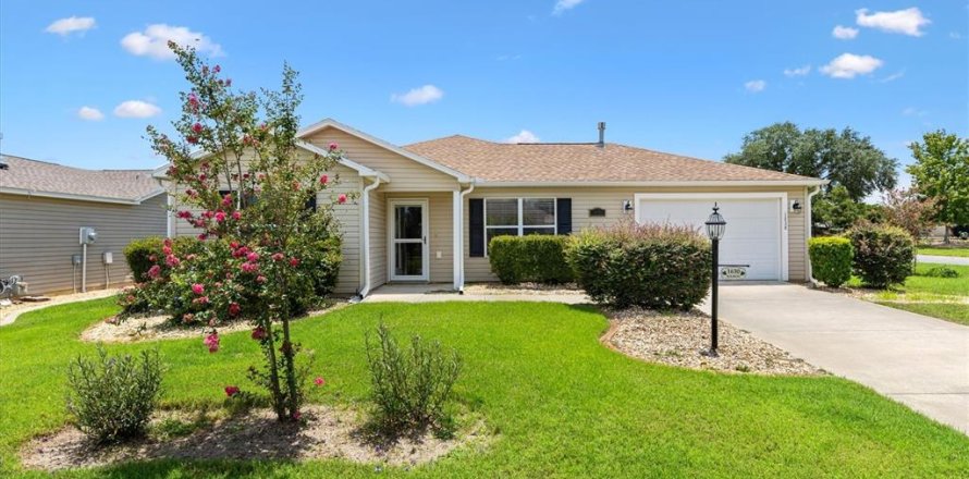 House in The Villages, Florida 2 bedrooms, 106.09 sq.m. № 2231026