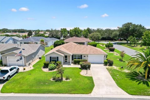 House in The Villages, Florida 2 bedrooms, 106.09 sq.m. № 2231026 - photo 29