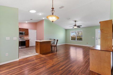 House in The Villages, Florida 2 bedrooms, 106.09 sq.m. № 2231026 - photo 9