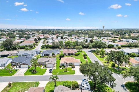 House in The Villages, Florida 2 bedrooms, 106.09 sq.m. № 2231026 - photo 30