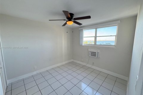 Снять в аренду кондоминиум в Майами, Флорида 2 спальни, 70.61м2, № 1998108 - фото 10