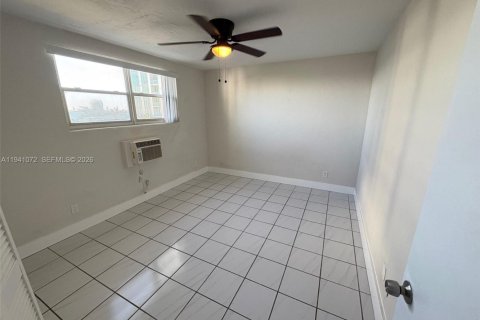 Снять в аренду кондоминиум в Майами, Флорида 2 спальни, 70.61м2, № 1998108 - фото 12