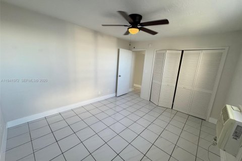 Снять в аренду кондоминиум в Майами, Флорида 2 спальни, 70.61м2, № 1998108 - фото 13