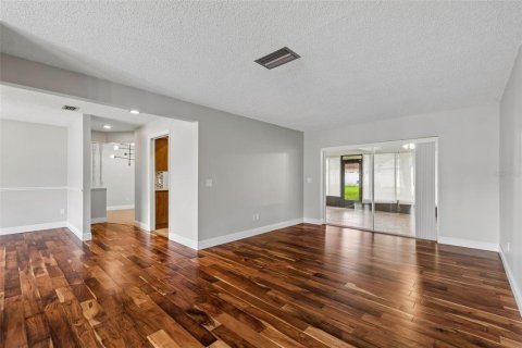 Villa ou maison à vendre à Tampa, Floride: 3 chambres, 208.1 m2 № 2235994 - photo 14