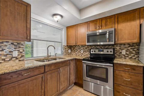Villa ou maison à vendre à Tampa, Floride: 3 chambres, 208.1 m2 № 2235994 - photo 26