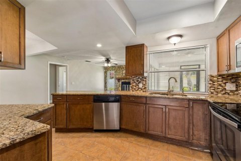 Villa ou maison à vendre à Tampa, Floride: 3 chambres, 208.1 m2 № 2235994 - photo 22
