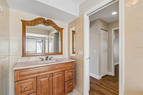 Villa ou maison à vendre à Tampa, Floride: 3 chambres, 208.1 m2 № 2235994 - photo 9