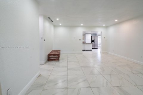 Villa ou maison à vendre à Lehigh Acres, Floride: 3 chambres, 134.34 m2 № 1895661 - photo 7