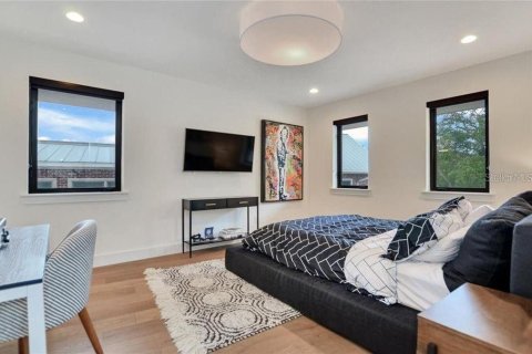 Casa en alquiler en Tampa, Florida, 6 dormitorios, 608.6 m2 № 1262485 - foto 26