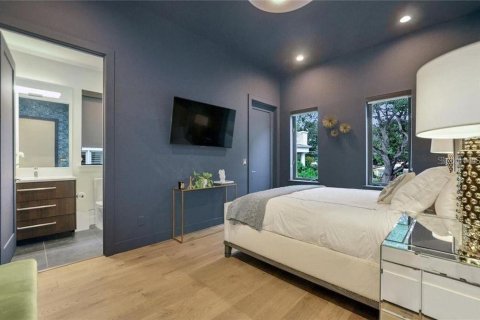 Casa en alquiler en Tampa, Florida, 6 dormitorios, 608.6 m2 № 1262485 - foto 22