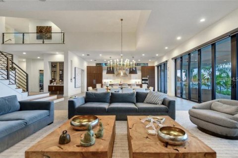 Casa en alquiler en Tampa, Florida, 6 dormitorios, 608.6 m2 № 1262485 - foto 12