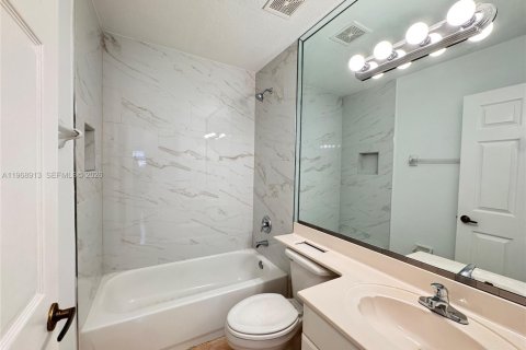 Adosado en alquiler en Miami, Florida, 3 dormitorios, 127.09 m2 № 2031813 - foto 28