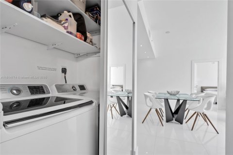 Condominio en venta en Miami, Florida, 2 dormitorios, 104.89 m2 № 1766900 - foto 20