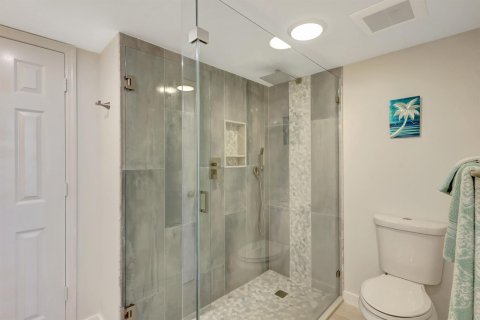 Condo in St. Lucie, Florida, 2 bedrooms № 2246524 - photo 19