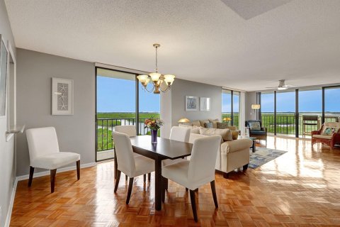 Condo in St. Lucie, Florida, 2 bedrooms № 2246524 - photo 7