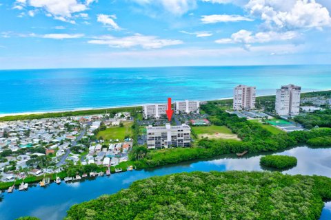 Condo in St. Lucie, Florida, 2 bedrooms № 2246524 - photo 26