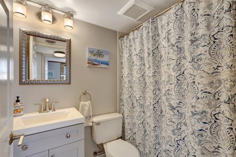 Condo in St. Lucie, Florida, 2 bedrooms № 2246524 - photo 22