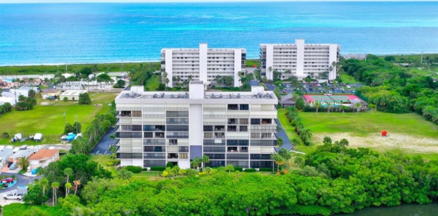 Condo in St. Lucie, Florida, 2 bedrooms № 2246524