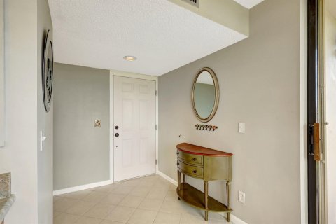 Condo in St. Lucie, Florida, 2 bedrooms № 2246524 - photo 2