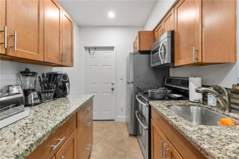 Copropriété à louer à Hollywood, Floride: 1 chambre, 69.68 m2 № 1488371 - photo 6