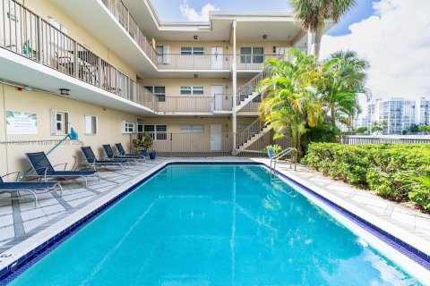 Copropriété à louer à Hollywood, Floride: 1 chambre, 69.68 m2 № 1488371 - photo 13