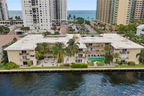 Copropriété à louer à Hollywood, Floride: 1 chambre, 69.68 m2 № 1488371 - photo 15