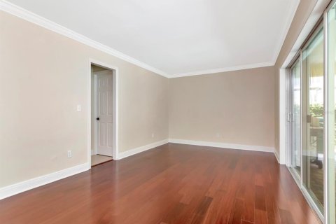 House in Tampa, Florida 4 bedrooms, 254.18 sq.m. № 1810345 - photo 17