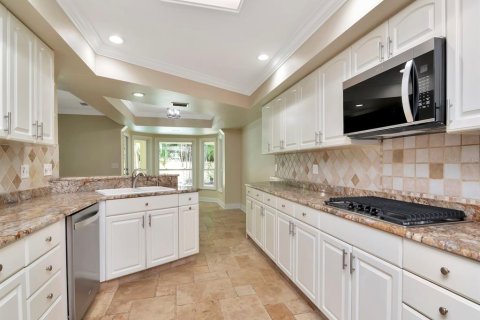 House in Tampa, Florida 4 bedrooms, 254.18 sq.m. № 1810345 - photo 2
