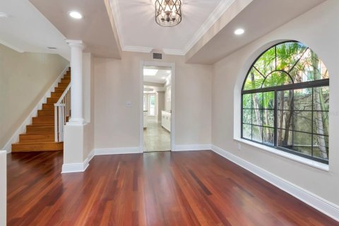 House in Tampa, Florida 4 bedrooms, 254.18 sq.m. № 1810345 - photo 13