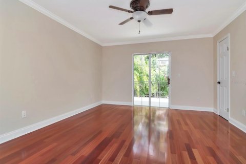 House in Tampa, Florida 4 bedrooms, 254.18 sq.m. № 1810345 - photo 27
