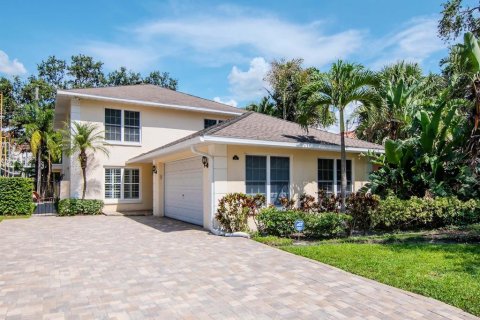 House in Tampa, Florida 4 bedrooms, 254.18 sq.m. № 1810345 - photo 5