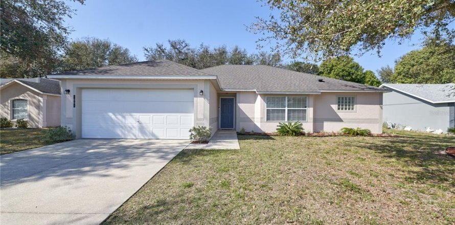 House in Minneola, Florida 3 bedrooms, 153.94 sq.m. № 1560059