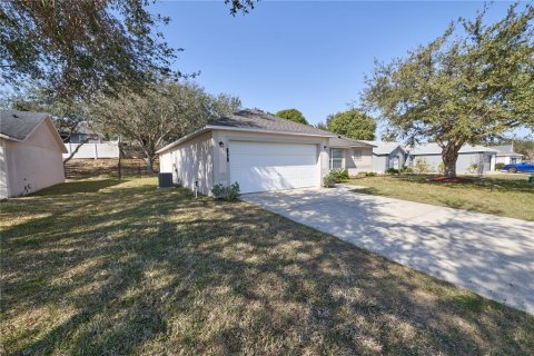 House in Minneola, Florida 3 bedrooms, 153.94 sq.m. № 1560059 - photo 4