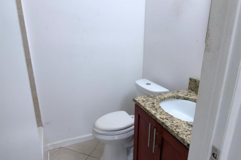 Propiedad comercial en venta en Fort Lauderdale, Florida, 168.15 m2 № 2405944 - foto 26