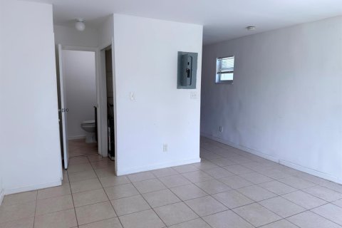 Propiedad comercial en venta en Fort Lauderdale, Florida, 168.15 m2 № 2405944 - foto 25