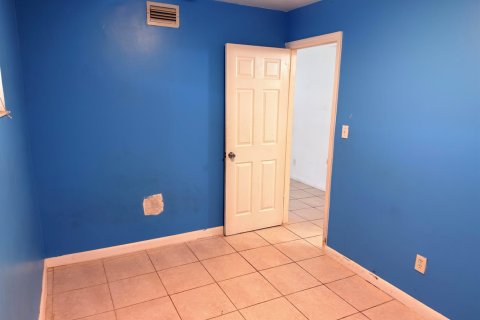 Propiedad comercial en venta en Fort Lauderdale, Florida, 168.15 m2 № 2405944 - foto 10