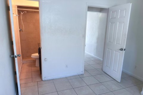 Propiedad comercial en venta en Fort Lauderdale, Florida, 168.15 m2 № 2405944 - foto 16