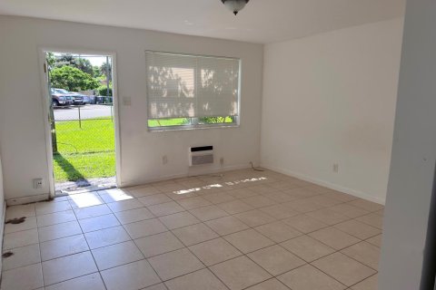Propiedad comercial en venta en Fort Lauderdale, Florida, 168.15 m2 № 2405944 - foto 24
