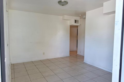 Propiedad comercial en venta en Fort Lauderdale, Florida, 168.15 m2 № 2405944 - foto 9