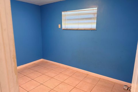 Propiedad comercial en venta en Fort Lauderdale, Florida, 168.15 m2 № 2405944 - foto 8