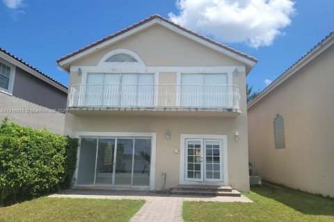 House in Miami, Florida 4 bedrooms, 224.08 sq.m. № 2034839 - photo 26