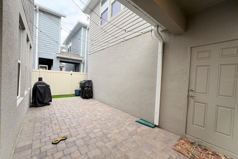 House in Winter Garden, Florida 5 bedrooms, 238.67 sq.m. № 2204197 - photo 24