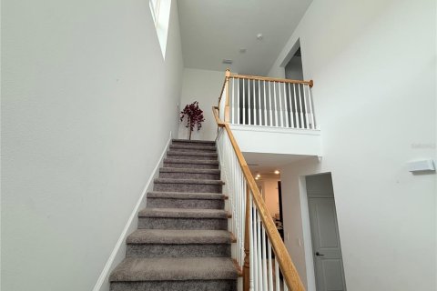 House in Winter Garden, Florida 5 bedrooms, 238.67 sq.m. № 2204197 - photo 10